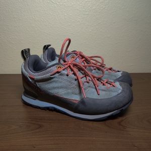 LA SPORTIVA BOULDER X WOMEN'S APPROACH SHOES Size US 8